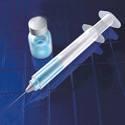 vaccine needle syringe1 Does New HIV Vaccine Offer Hope against AIDS?